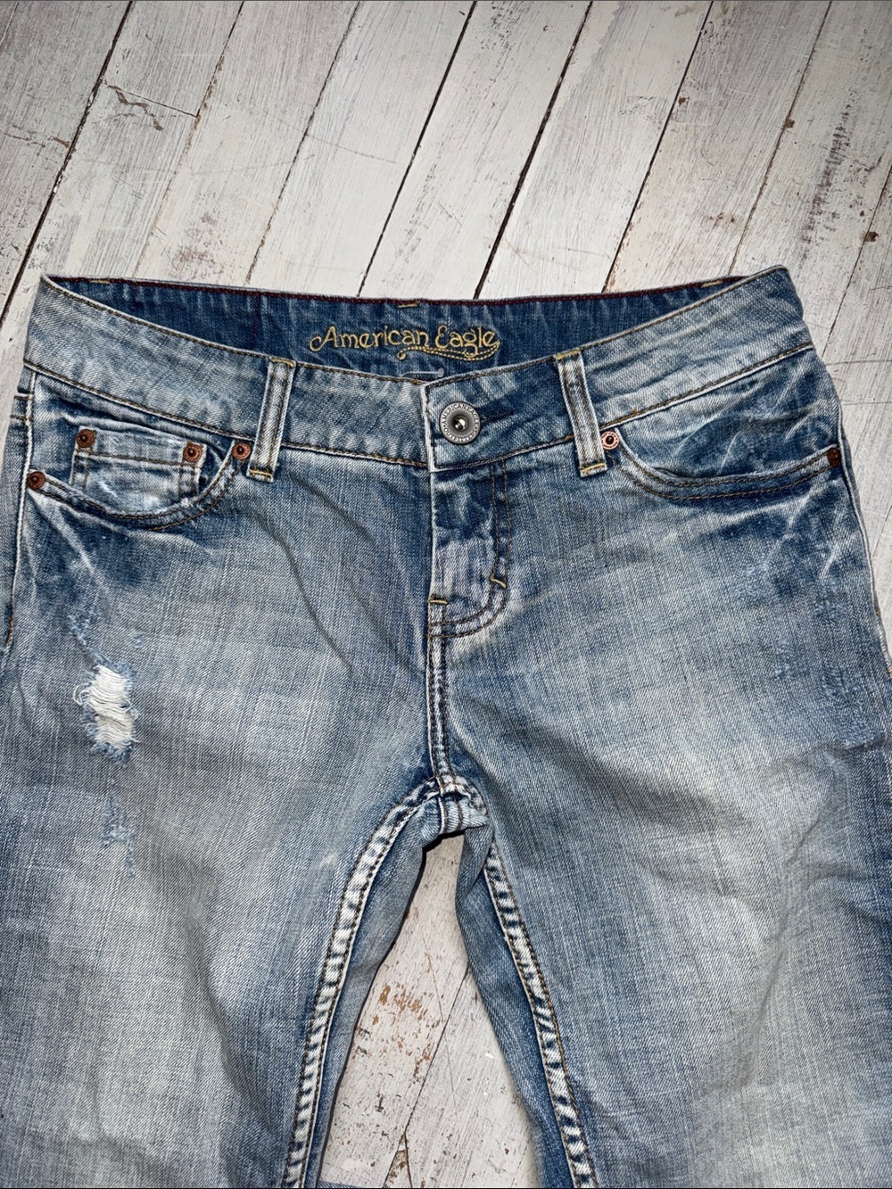 American Eagle Outfitters faded blue distressed jeans - Picture 2 of 9